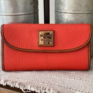 Dooney & Bourke pebble grain wallet